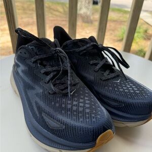 Hoka Clifton 9- Black/ Varsity Navy color- size 9 men- only worn once